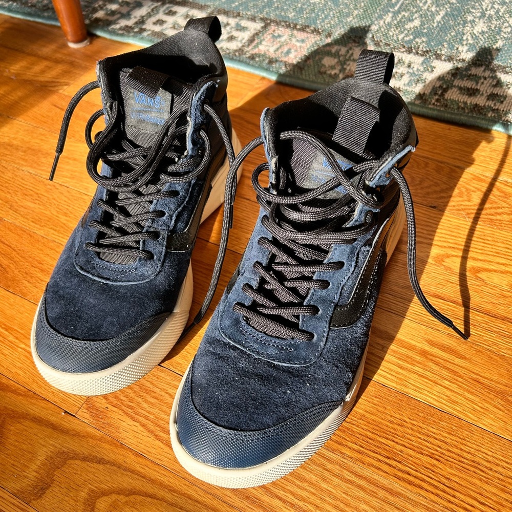 Ultrarange hi MTE blue and black mens Vans